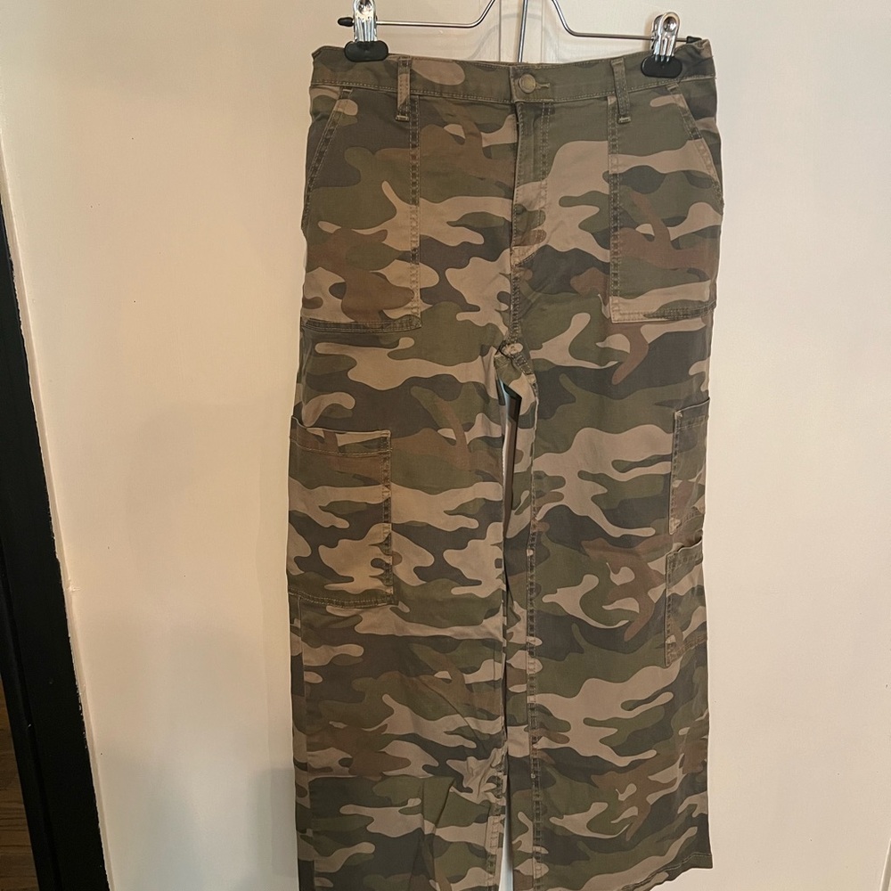 No Boundaries Olive Camo Cargo Pants